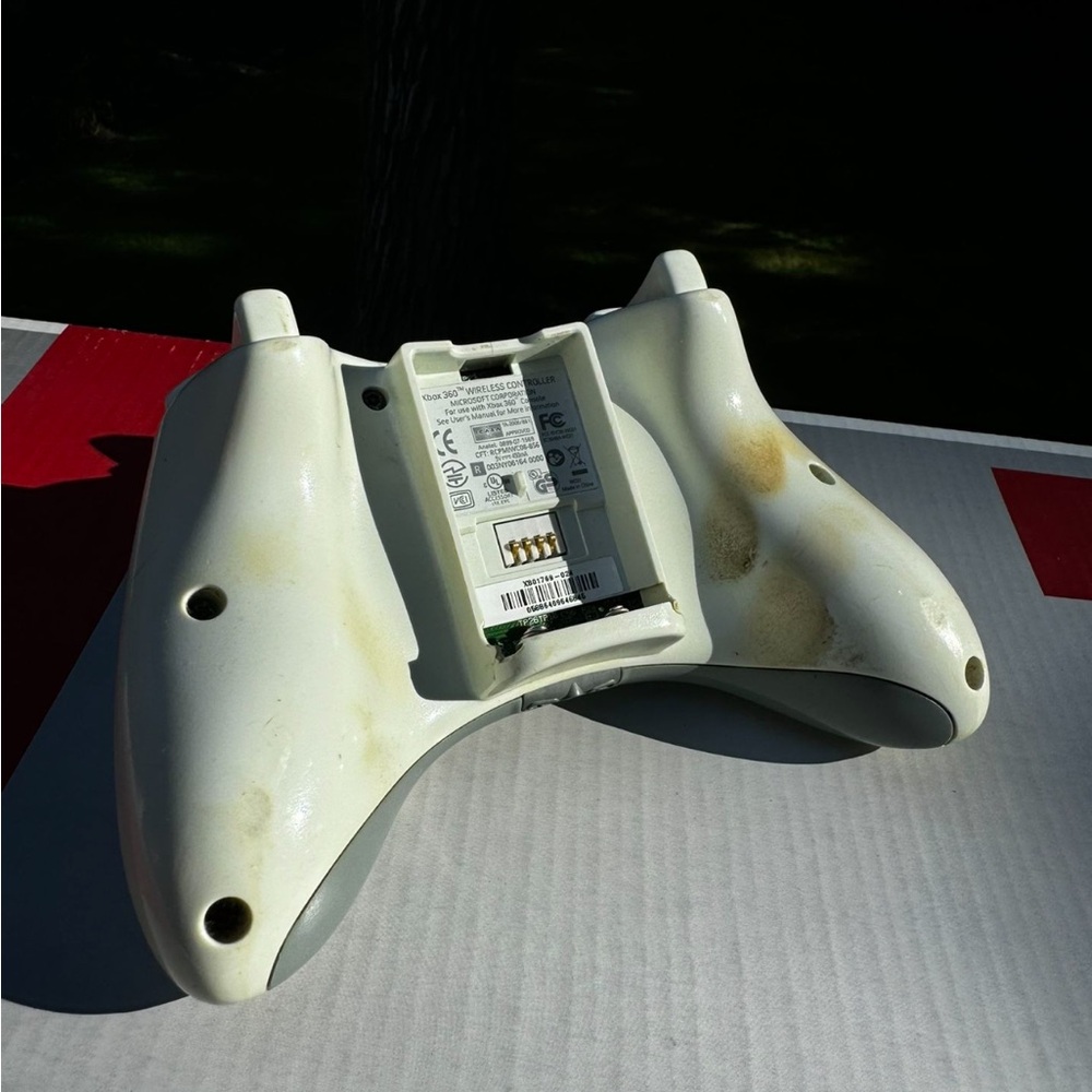 Xbox 360 Controller - Picture 2 of 2
